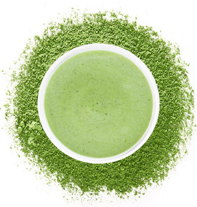 Ceremonial Matcha firmy Leo Tea to autentyczna japońska matcha najwyższej jakości, sprowadzana bezpośrednio z plantacji w Japonii specjalnie wyselekcjonowaną drogą lotniczą. Ten wyjątkowy produkt zapakowany jest w praktyczne opakowanie doypack o pojemności 50 gram, wyposażone w szczelne zamknięcie strunowe, które idealnie nadaje się do uzupełniania metalowych puszek z tej samej kolekcji.

Matcha ceremonial grade powstaje z pierwszego zbioru młodych liści, które przed zbiorem są tradycyjnie zacieniane, co nadaje jej charakterystyczny żywy zielony kolor i wyjątkowy profil smakowy. Produkt posiada pełną dokumentację oraz atest Sanepidu, potwierdzający najwyższą jakość i bezpieczeństwo spożycia. Ceremonial Matcha Leo Tea to bogate źródło naturalnych antyoksydantów, które wspierają organizm na wielu poziomach. Regularne spożywanie matchy może przyczynić się do poprawy koncentracji, wzmocnienia odporności oraz dostarczenia energii bez efektu nadmiernego pobudzenia. Dzięki specjalnemu transportowi lotniczemu matcha zachowuje pełnię aromatu i świeżości od momentu pakowania w Japonii aż do dotarcia do konsumenta. Opakowanie doypack zapewnia wygodę użytkowania i możliwość wielokrotnego otwierania bez utraty jakości produktu, co czyni je idealnym rozwiązaniem do codziennego użytku oraz uzupełniania eleganckich metalowych puszek.

Ceremonial Matcha Leo Tea to połączenie japońskiej tradycji z nowoczesną funkcjonalnością - dla tych, którzy w codziennym rytuale picia herbaty poszukują zarówno najwyższej jakości smaku, jak i praktycznego rozwiązania.